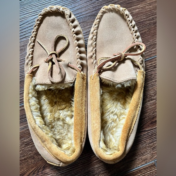 L.L. Bean Other - L.L. Bean slippers. Faux fur inside. Kids size 5.